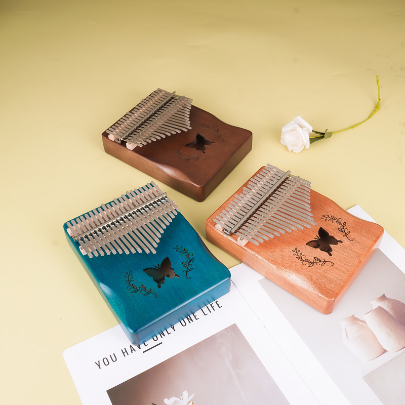 A Musical Instrument With Keys - 17 キー Hluru カリンバ プロフェッショナル品質の親指ピアノ、頑丈なアクリルボディのムビラ楽器、初心者向けの音楽愛好家へのギフト